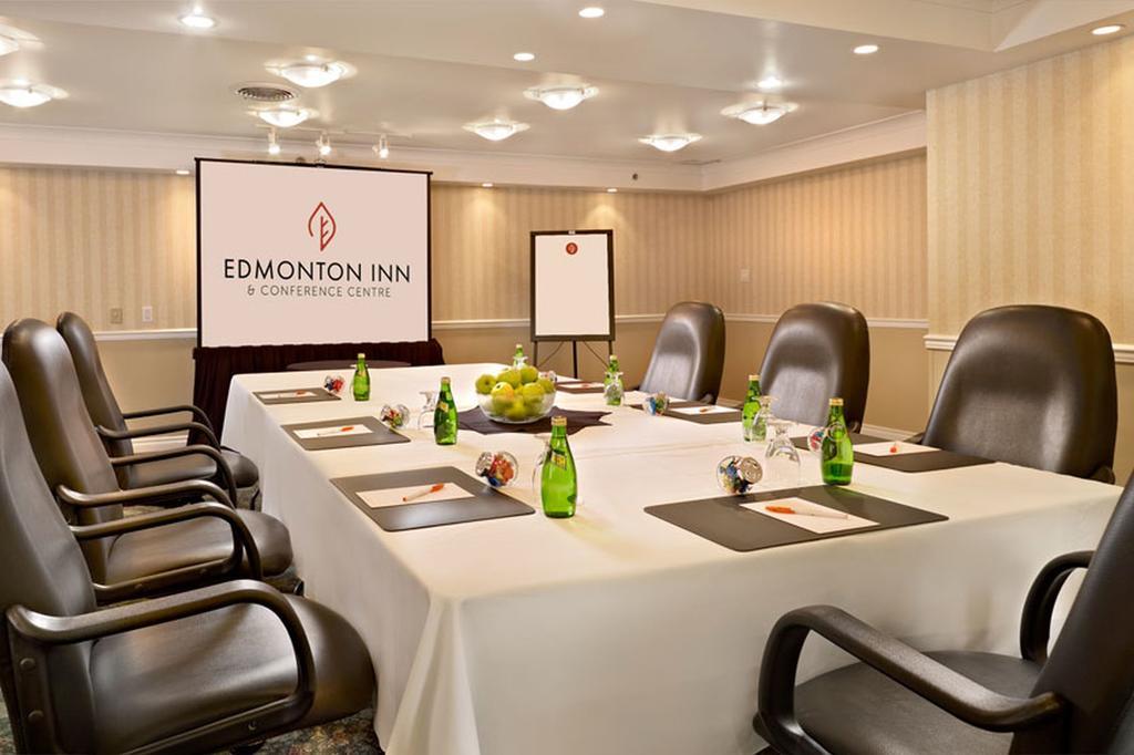 Edmonton Inn And Conference Centre Exterior foto